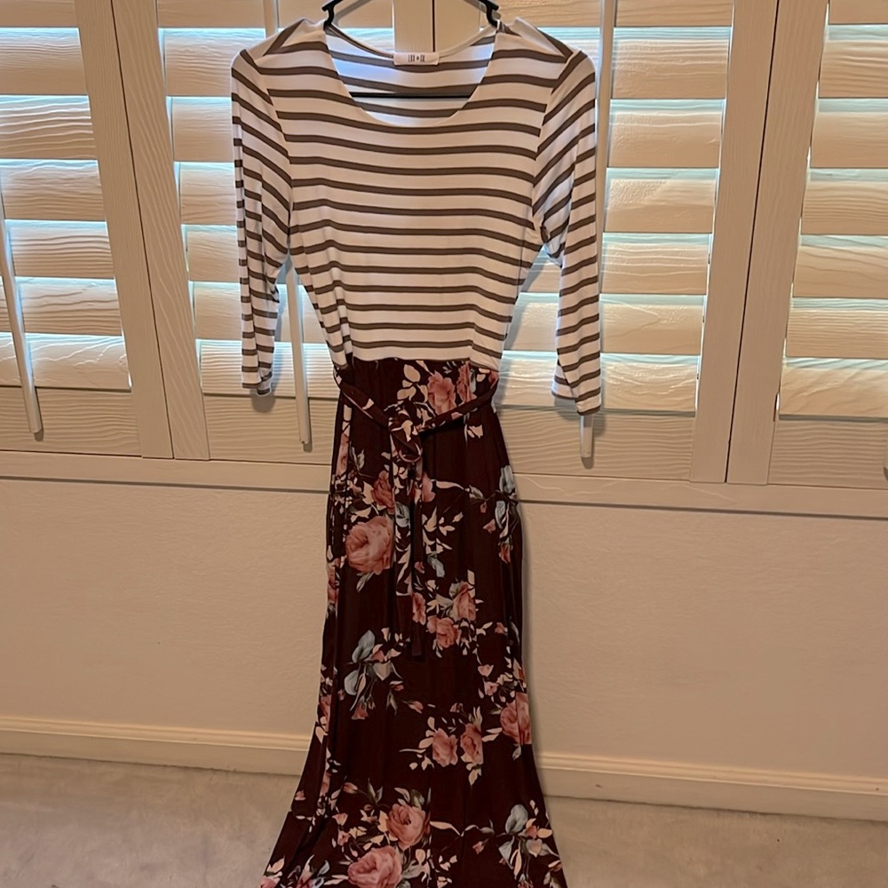 {Lux & Co} Maxi dress